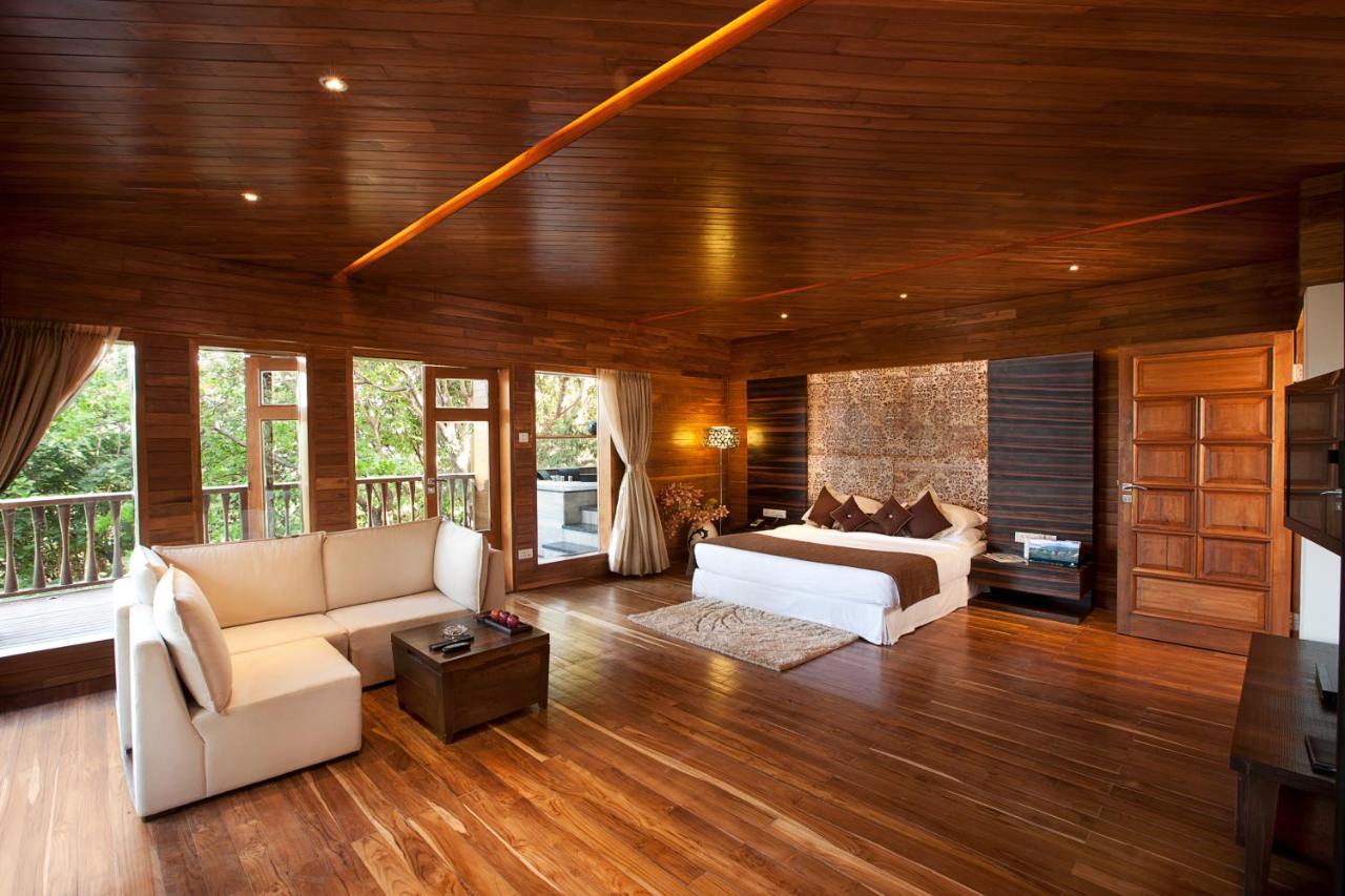 Aamby Valley City Lonavala Buitenkant foto A bedroom at the resort