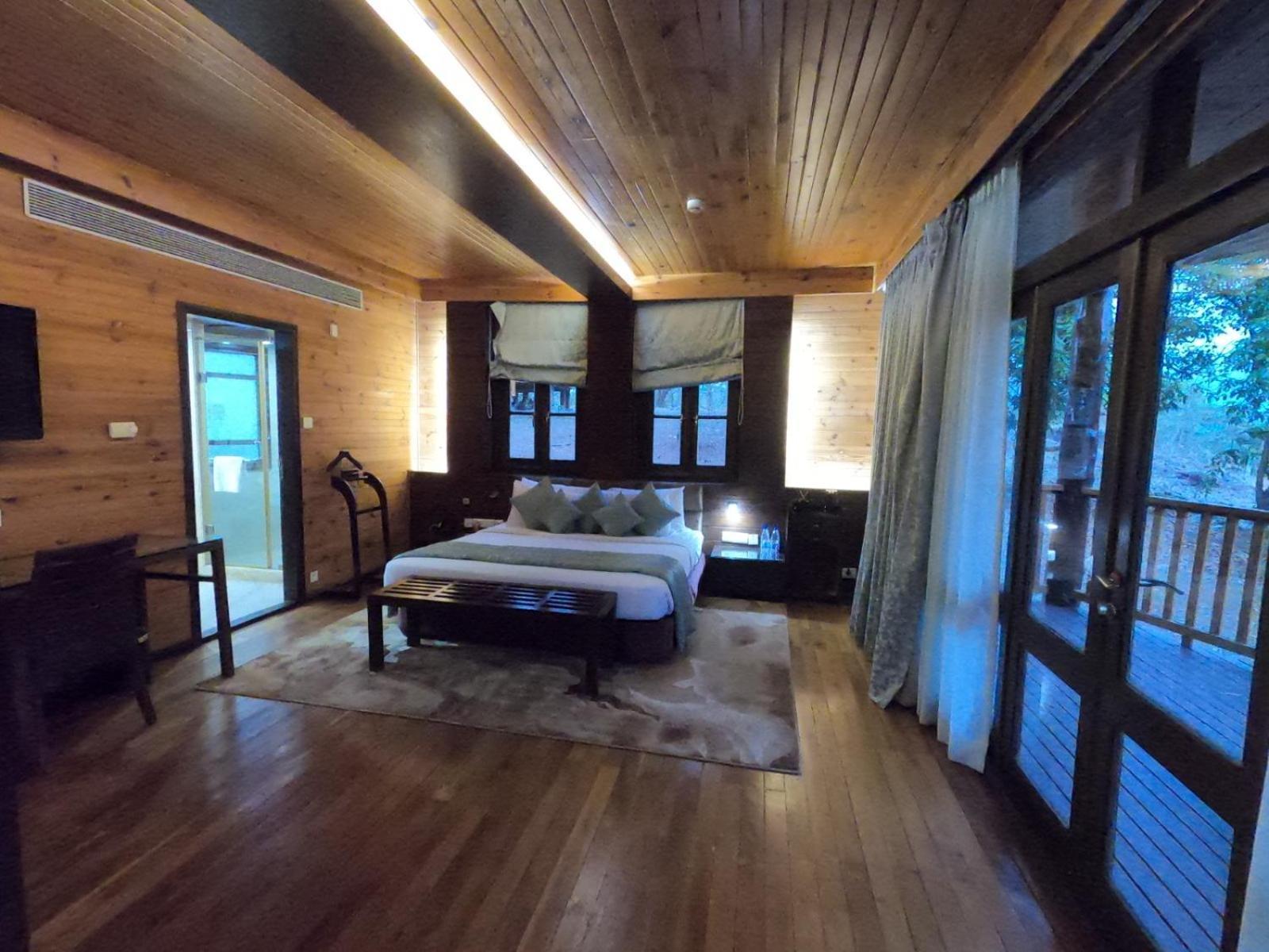Aamby Valley City Lonavala Buitenkant foto A bedroom at the resort
