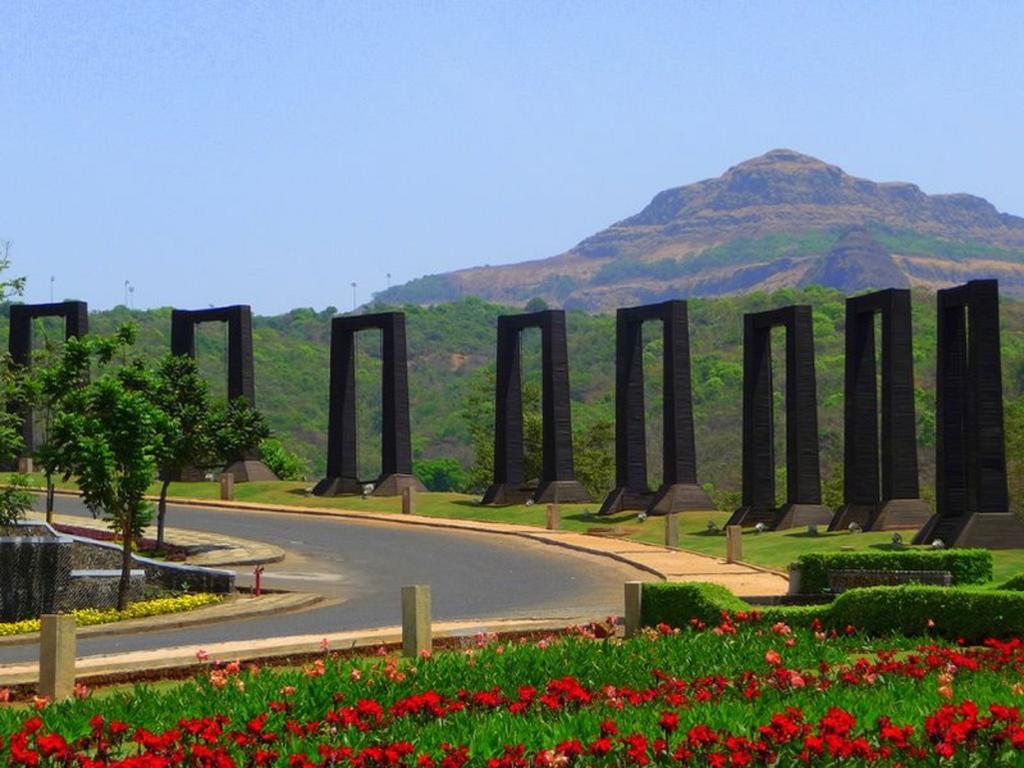Aamby Valley City Lonavala Buitenkant foto The University of Yaoundé 1