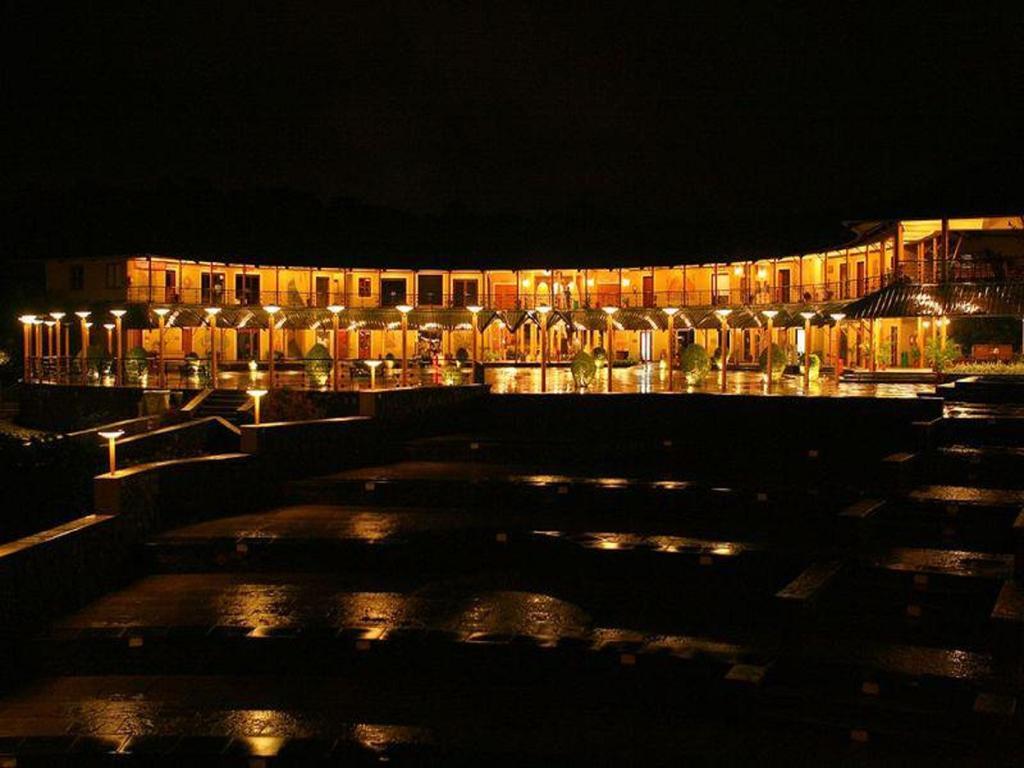 Aamby Valley City Lonavala Buitenkant foto The resort at night