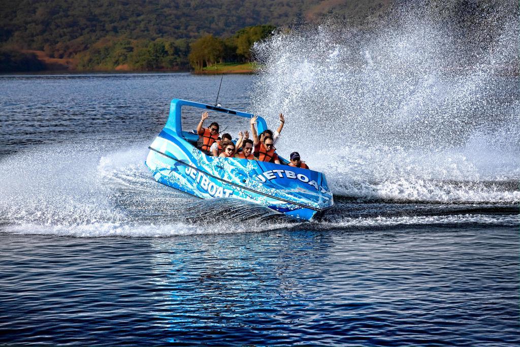 Aamby Valley City Lonavala Buitenkant foto Jet Boating at the dam