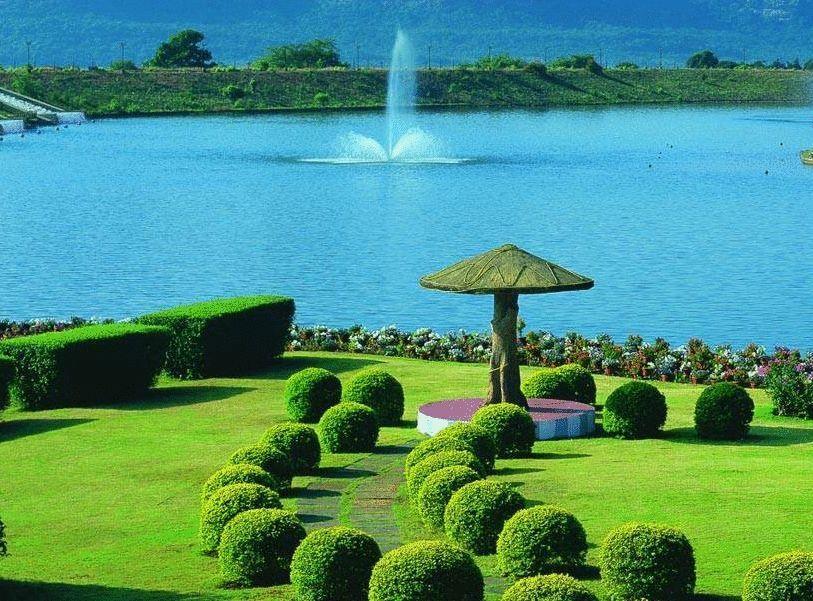 Aamby Valley City Lonavala Buitenkant foto View of the artificial lake