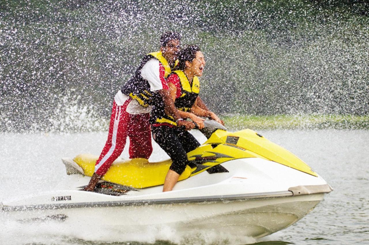Aamby Valley City Lonavala Buitenkant foto Jet Skiing at the resort